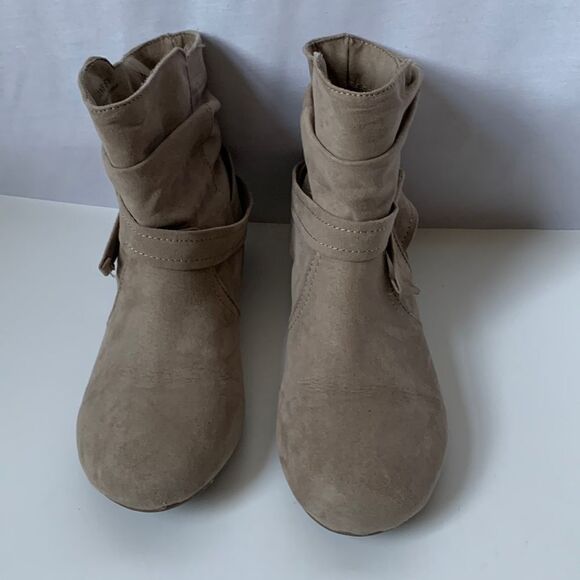 Flat Tan Slip into Ankle Boots - Picture 2 of 15